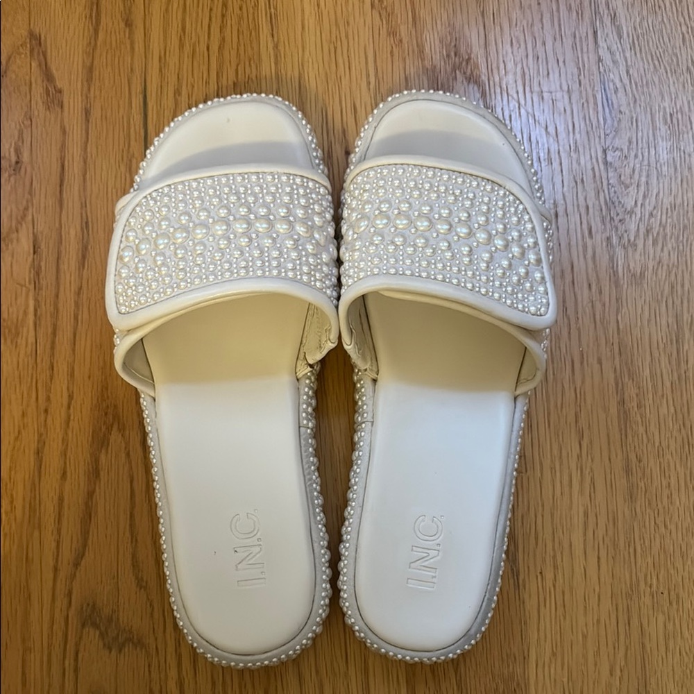 Pearl accented ivory slides for brides